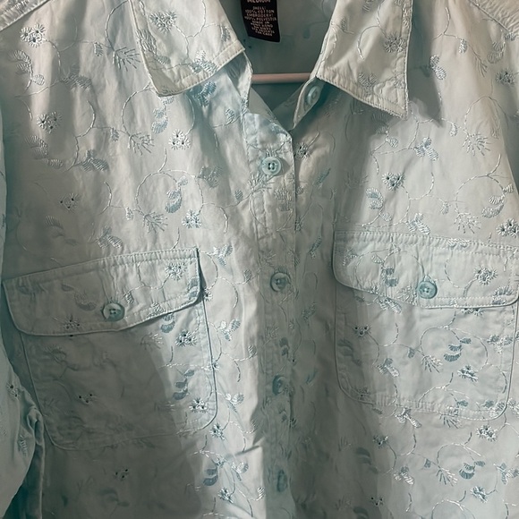 Denim & Co All Over Embroidered Button Up Top Medium - Picture 3 of 4